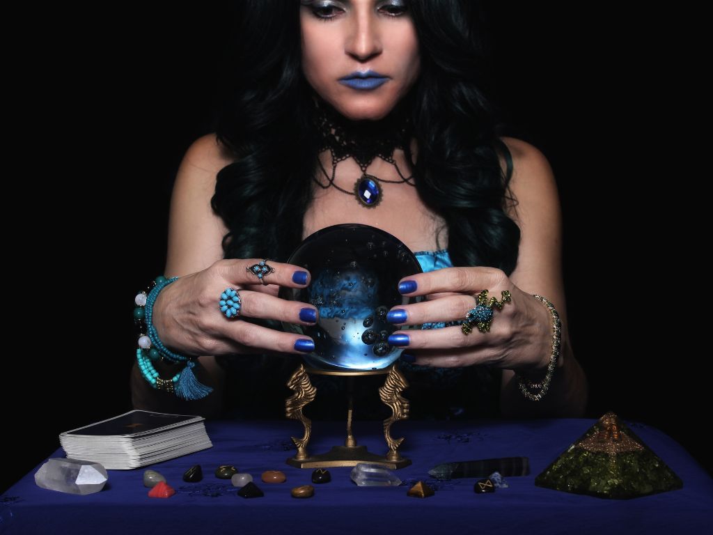 How to Choose a Psychic Reader | Psychic Sofa